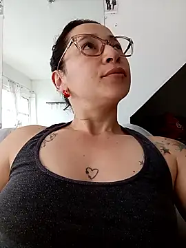 emilypoppy3 online show from May 23, 2026, 12:42 pm