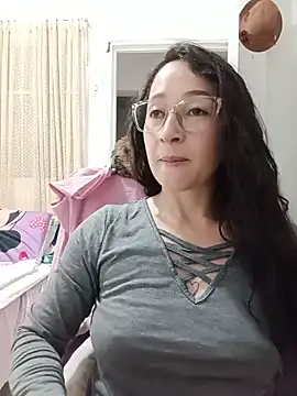 emilypoppy3 online show from May 27, 2026, 10:07 pm