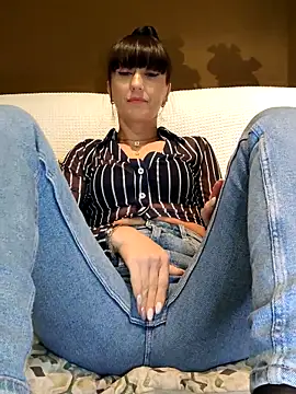 Melody87 online show from October 27, 2025, 7:29 pm