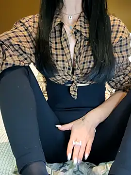 Melody87 online show from November 4, 2025, 9:03 pm