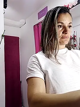sweetfantasyy69 online show from May 13, 2026, 5:21 pm