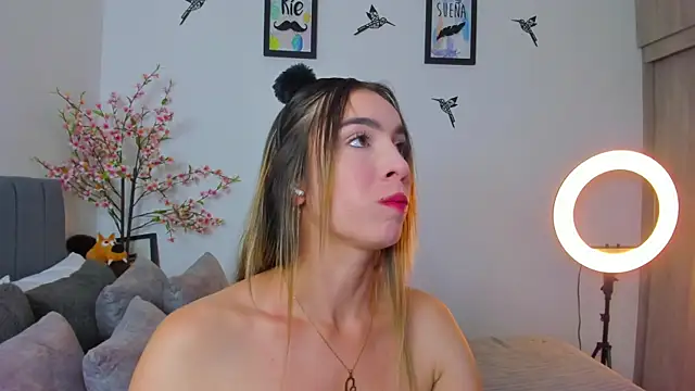 Snapshot of im_sarah34 chatting on March 15, 2025, 9:19 am im sarah34 online show from March 15, 2025, 9:19 am