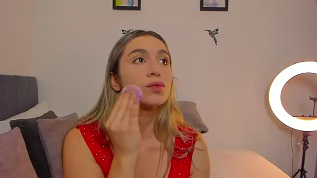 Snapshot of im_sarah34 chatting on October 3, 2025, 6:49 pm im sarah34 online show from October 3, 2025, 6:49 pm