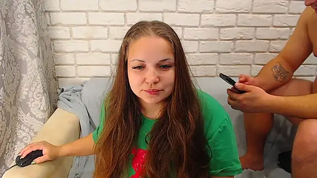 Crazyy girl  online show from December 28, 2024, 5:35 pm