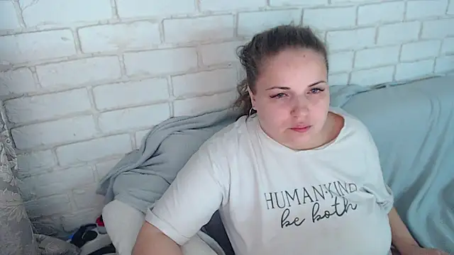 Crazyy girl  online show from February 18, 2026, 4:25 pm