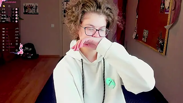 Sashy Way online show from December 18, 2024, 6:46 pm