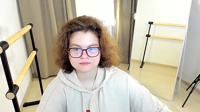 Sashy Way online show from September 17, 2025, 9:16 pm