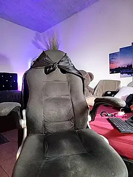 Naughty Charly online show from December 2, 2025, 12:21 pm