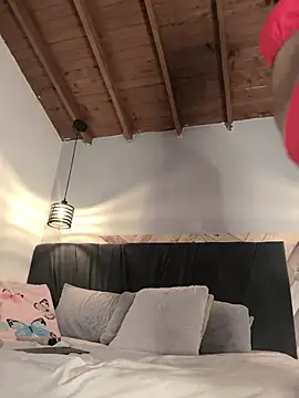 EmmilyBrant online show from February 18, 2026, 12:39 am