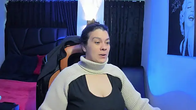 Snapshot of martina_foxy_ chatting on January 29, 2025, 11:51 am martina foxy online show from January 29, 2025, 11:51 am