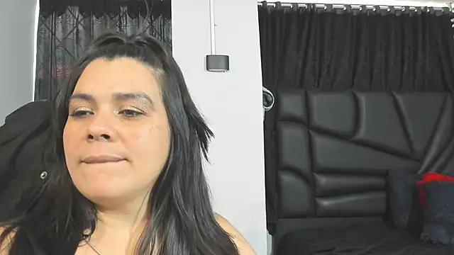 Snapshot of martina_foxy_ chatting on February 3, 2025, 9:18 pm martina foxy online show from February 3, 2025, 9:18 pm