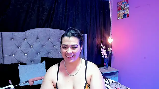 Snapshot of martina_foxy_ chatting on February 26, 2025, 12:03 pm martina foxy online show from February 26, 2025, 12:03 pm