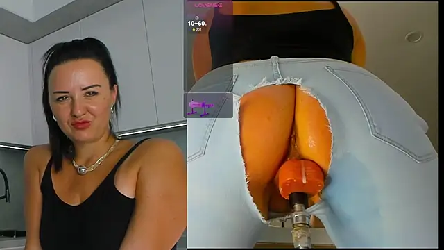 Snapshot of jess_benz chatting on March 4, 2025, 5:42 am jess benz online show from March 4, 2025, 5:42 am