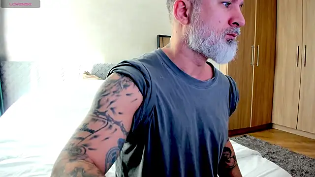 Snapshot of BlowMyXXL chatting on February 23, 2025, 8:06 am BlowMyXXL online show from February 23, 2025, 8:06 am