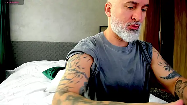 Snapshot of BlowMyXXL chatting on February 28, 2025, 8:31 am BlowMyXXL online show from February 28, 2025, 8:31 am