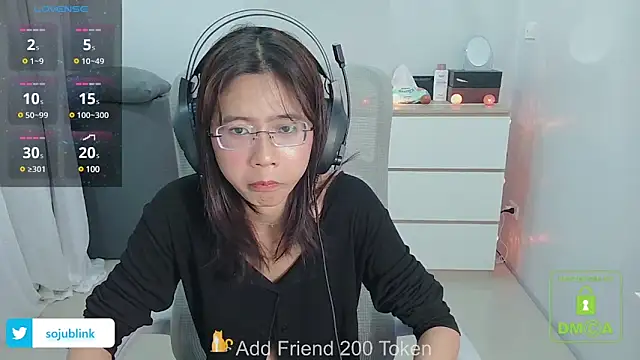 Snapshot of littlemiilk chatting on March 17, 2025, 5:49 pm littlemiilk online show from March 17, 2025, 5:49 pm