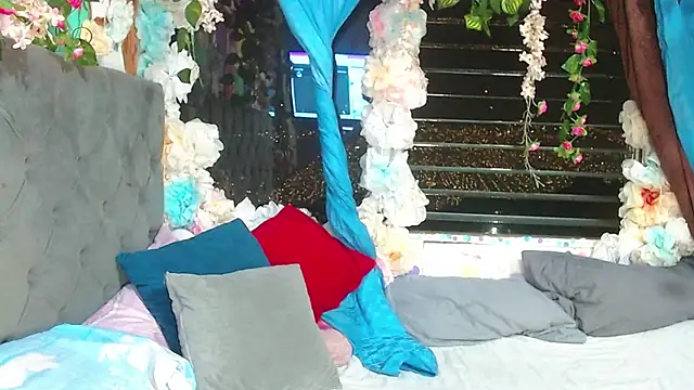 Karly coffe online show from February 12, 2026, 5:24 am