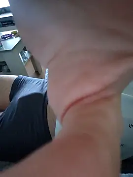 milujuto1984 online show from April 9, 2026, 7:41 pm