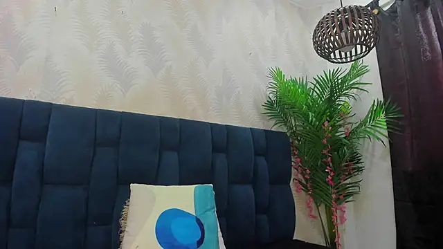 Ammy Connor1 online show from December 13, 2025, 9:09 pm