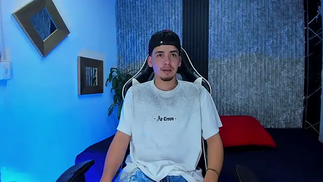 Mike 0233  online show from January 14, 2026, 4:29 am