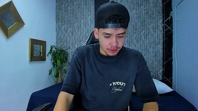 Mike 0233  online show from January 15, 2026, 5:01 am