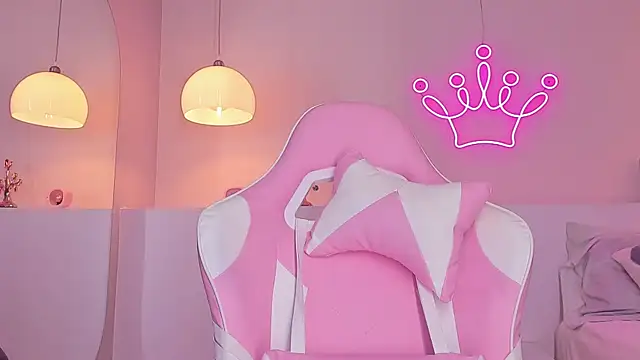 violeth hill online show from February 11, 2025, 11:12 pm