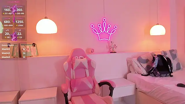 violeth hill online show from October 25, 2025, 7:19 pm