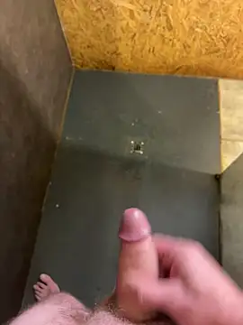 Snapshot of thestringer chatting on October 16, 2025, 2:18 pm thestringer online show from October 16, 2025, 2:18 pm