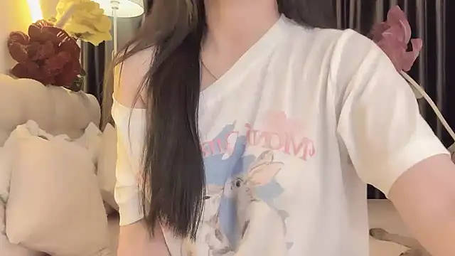 Nacy-Moonlight online show from April 15, 2026, 4:58 pm