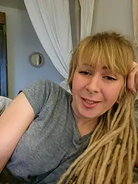 Snapshot of Jenna-Lia chatting on December 25, 2024, 7:57 am Jenna-Lia online show from December 25, 2024, 7:57 am