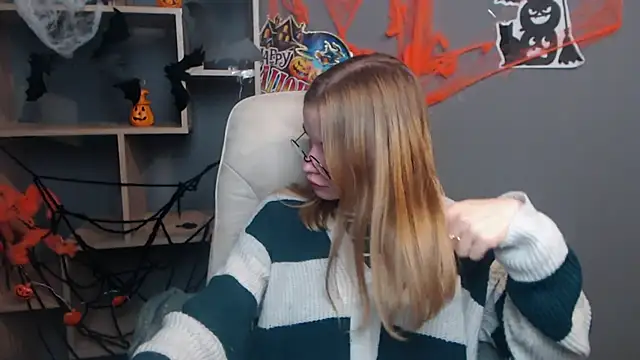 Snapshot of MargaritaKiss chatting on November 2, 2025, 8:33 pm MargaritaKiss online show from November 2, 2025, 8:33 pm