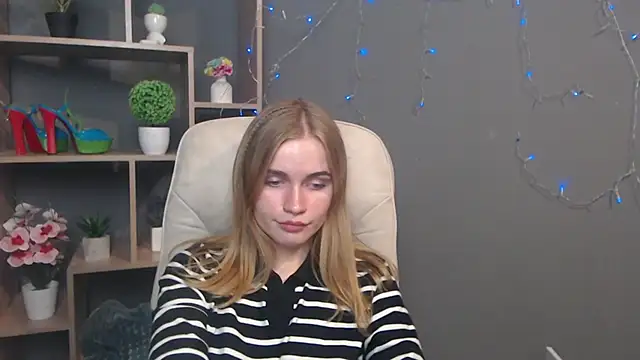 Snapshot of MargaritaKiss chatting on November 9, 2025, 8:18 pm MargaritaKiss online show from November 9, 2025, 8:18 pm