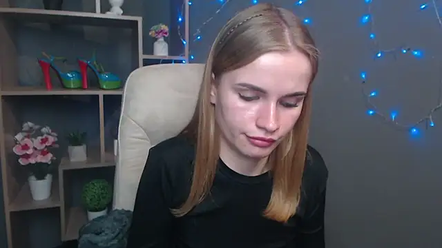 Snapshot of MargaritaKiss chatting on November 14, 2025, 8:18 pm MargaritaKiss online show from November 14, 2025, 8:18 pm