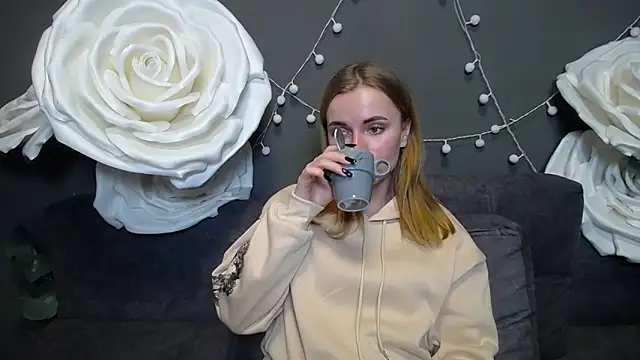 Snapshot of MargaritaKiss chatting on November 28, 2025, 8:33 pm MargaritaKiss online show from November 28, 2025, 8:33 pm