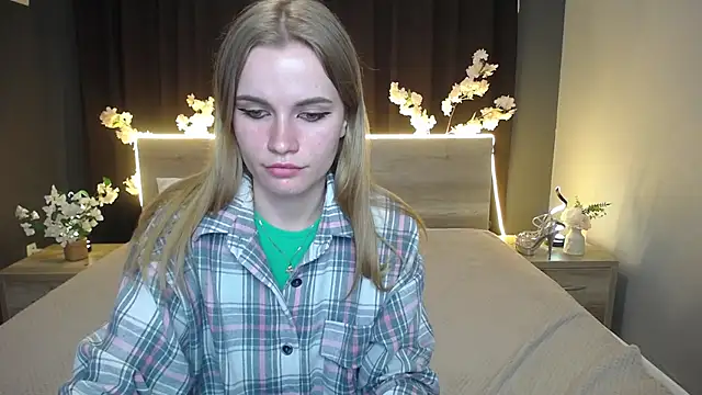 MargaritaKiss online show from May 11, 2026, 7:55 pm