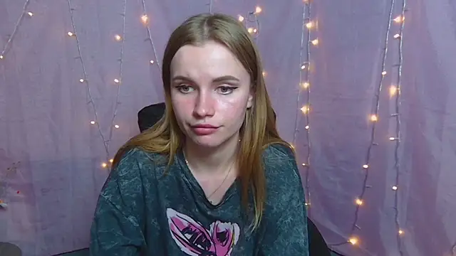 MargaritaKiss online show from May 13, 2026, 7:55 pm