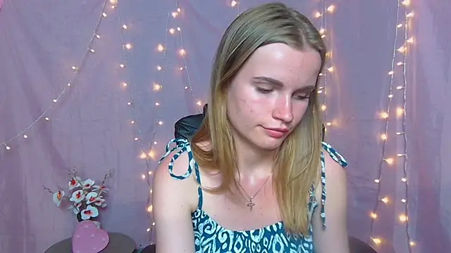 MargaritaKiss online show from May 22, 2026, 6:57 pm