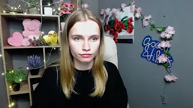 MargaritaKiss online show from May 27, 2026, 7:33 pm