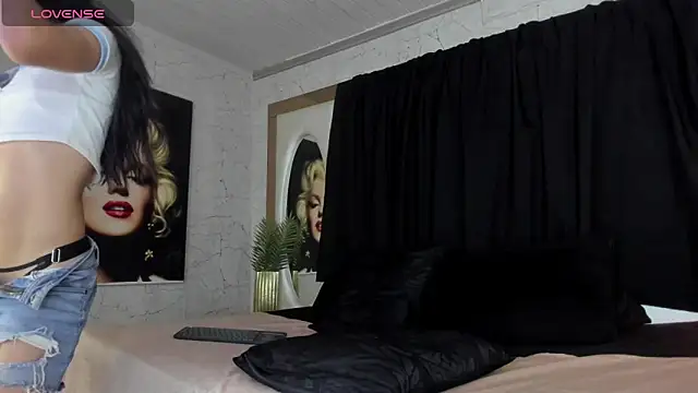 CloeRodriguez online show from October 27, 2025, 2:59 am