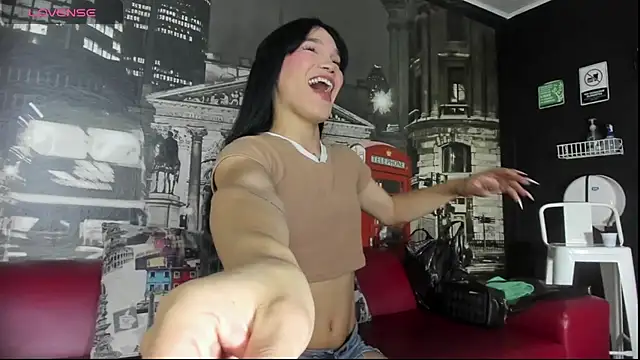 CloeRodriguez online show from November 30, 2025, 5:39 pm