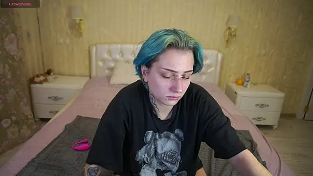 LunaaMayy online show from October 31, 2025, 3:35 pm