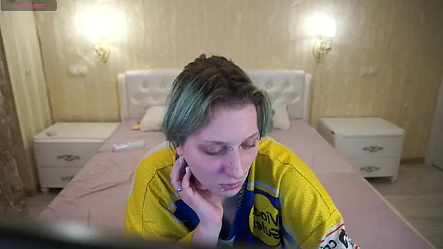 LunaaMayy online show from February 16, 2026, 12:07 am