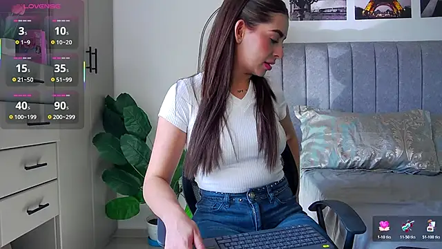 caralella online show from November 11, 2025, 7:36 pm