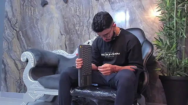 Liam Kleiin online show from February 8, 2025, 11:55 am