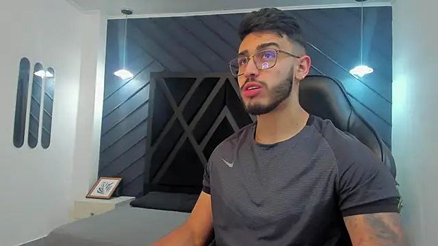 Liam Kleiin online show from November 11, 2025, 11:32 am