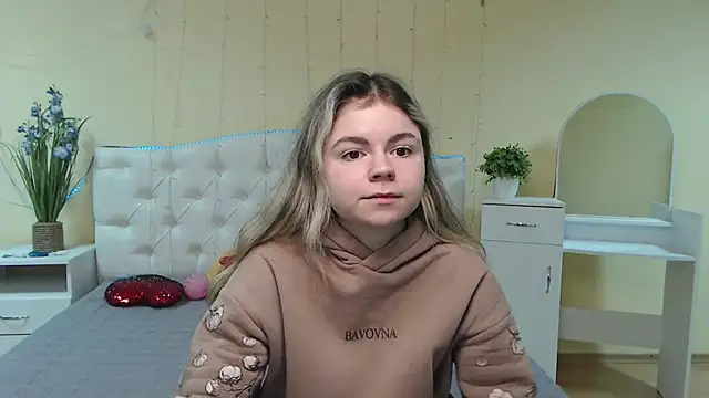 TinaRedly online show from February 5, 2025, 6:13 am