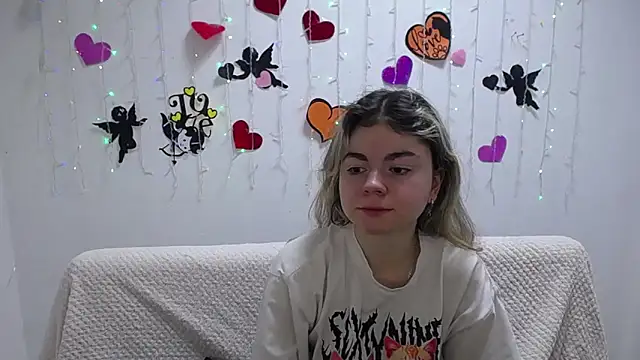 TinaRedly online show from February 12, 2025, 12:48 am