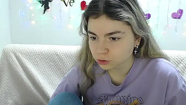 TinaRedly online show from February 23, 2025, 3:29 pm