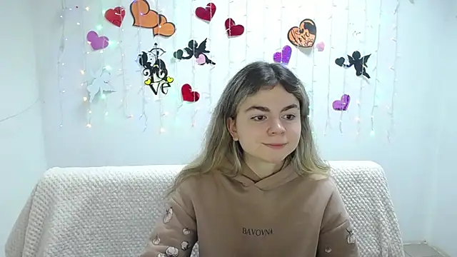 TinaRedly online show from February 28, 2025, 6:41 pm