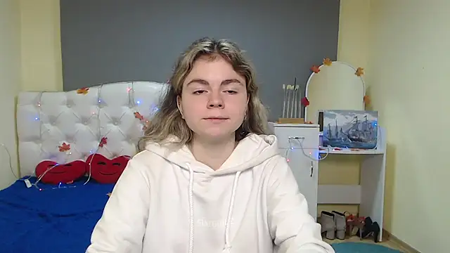 TinaRedly online show from November 23, 2025, 6:30 pm